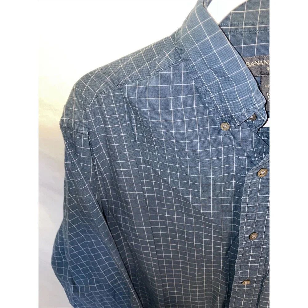 Banana Republic Dress Shirt Mens Size Medium Blue Striped Button Up Long Sleeve